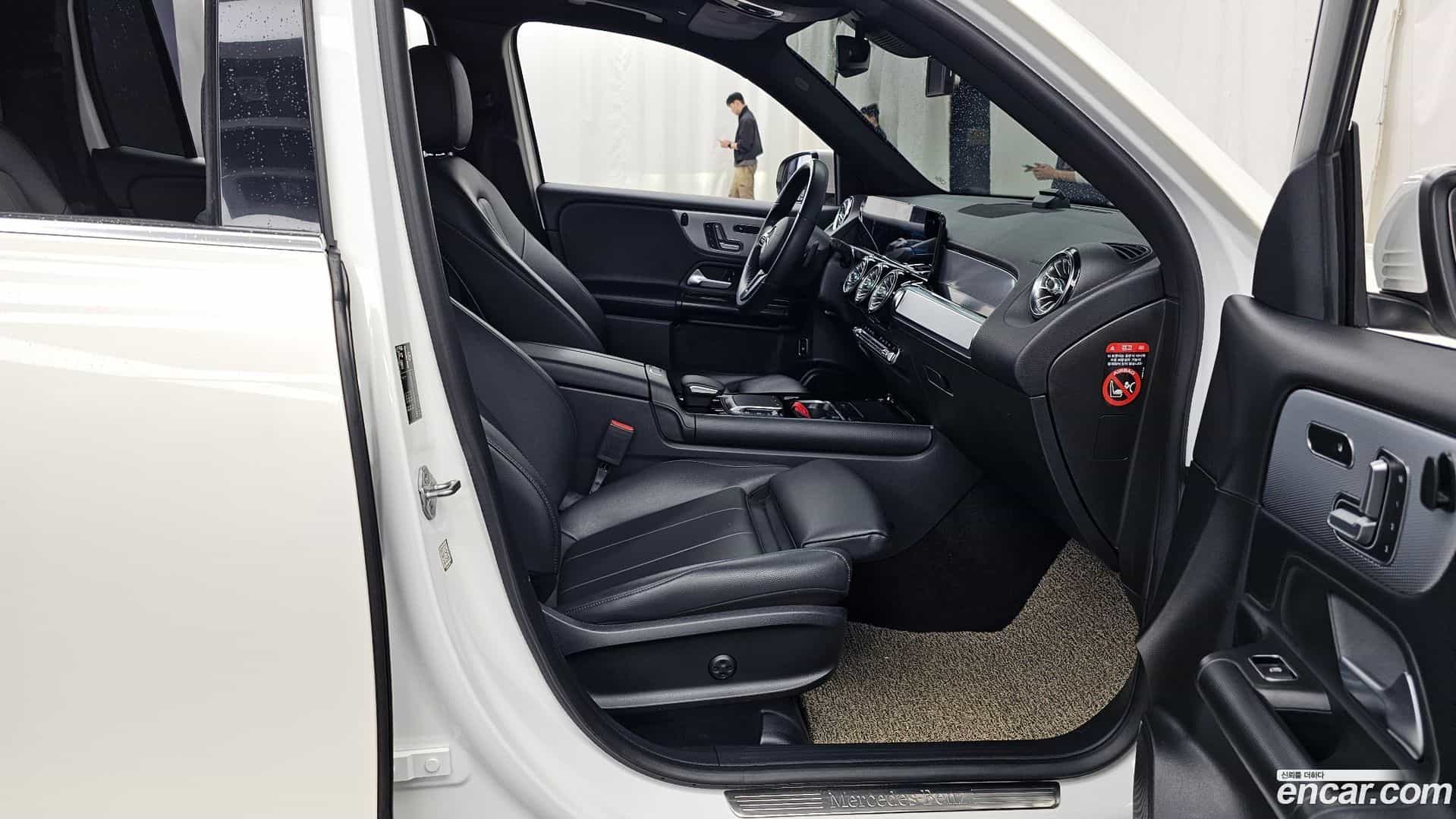 GLB-Class Mercedes-Benz 2021.8-OPTION-015