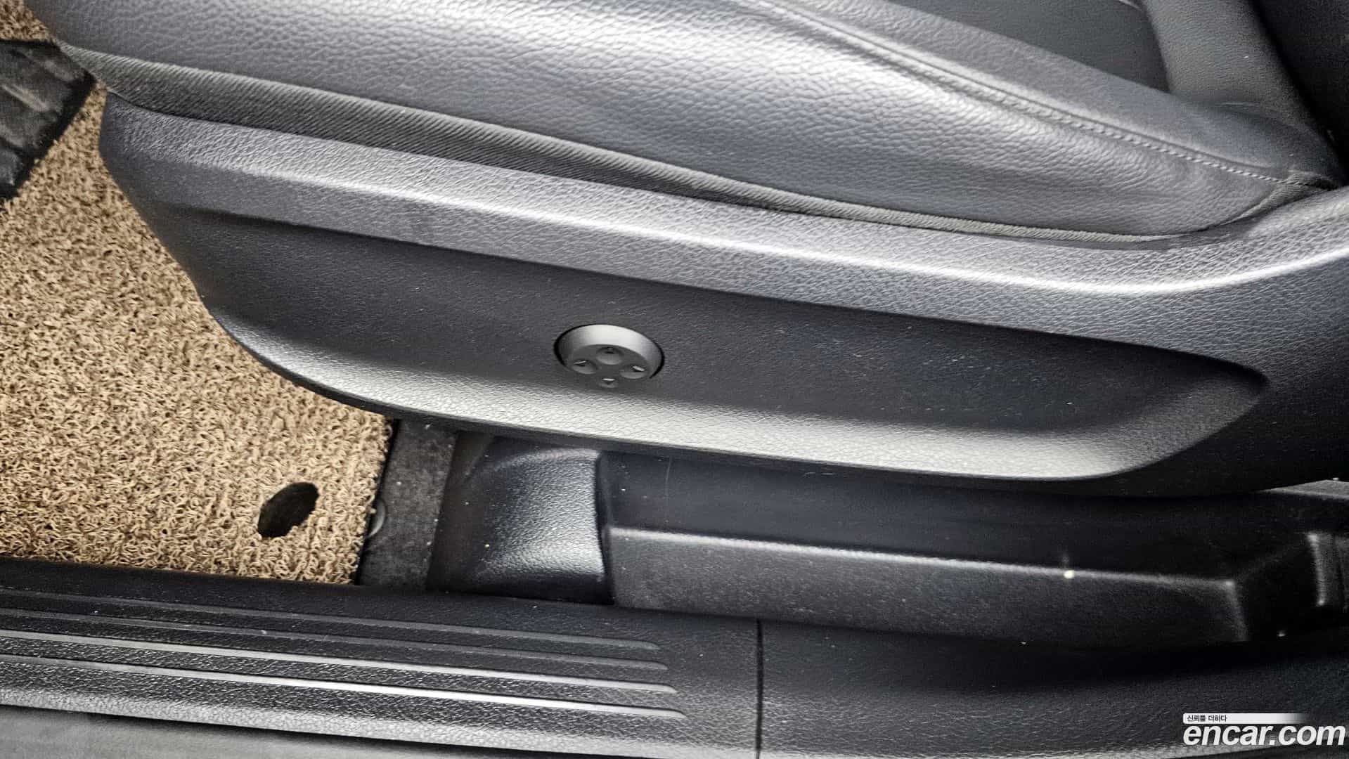 GLB-Class Mercedes-Benz 2021.8-OPTION-045