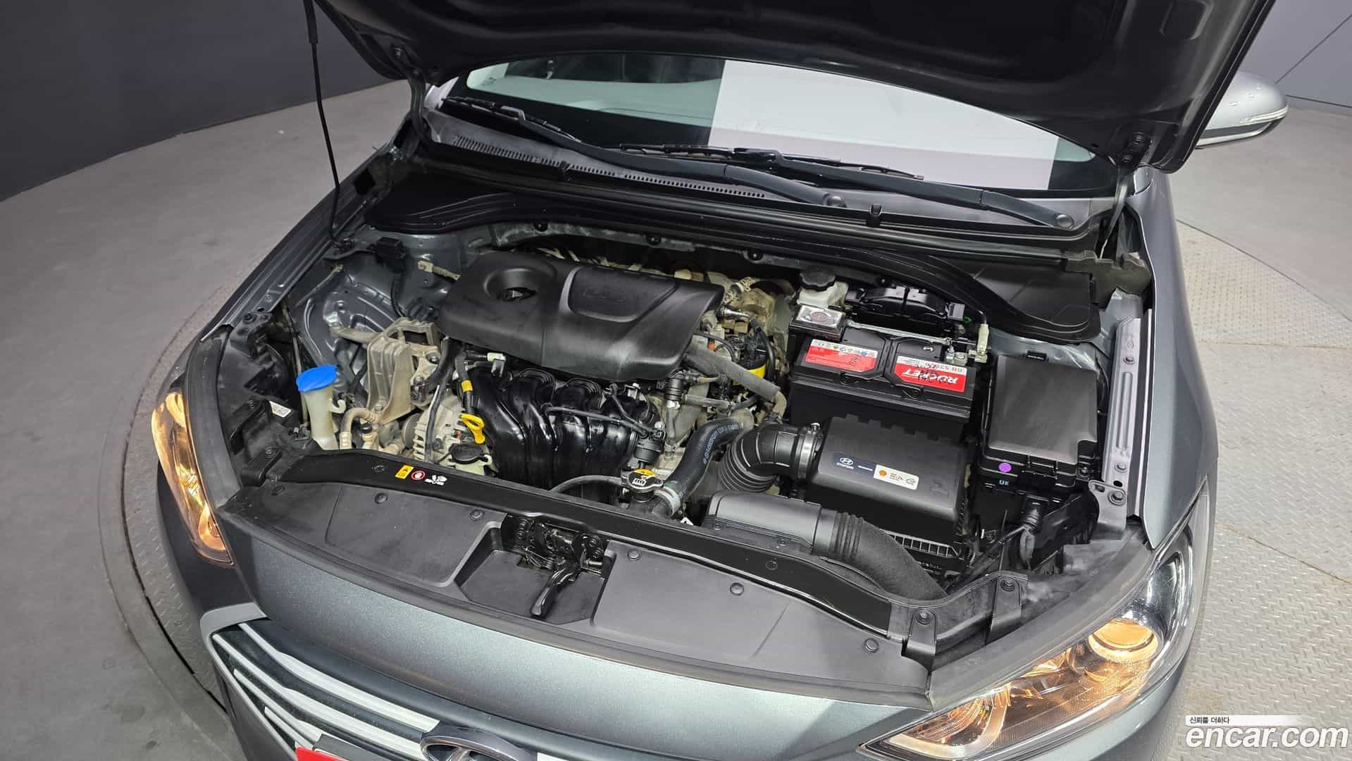 AVANTE Hyundai 2017.3-OUTER-006