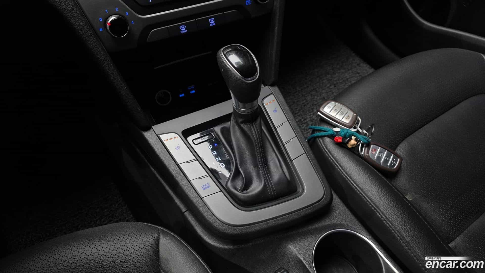 AVANTE Hyundai 2017.3-INNER-009