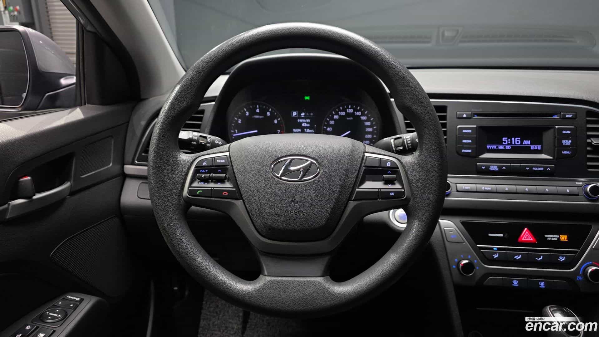 AVANTE Hyundai 2017.3-OPTION-017
