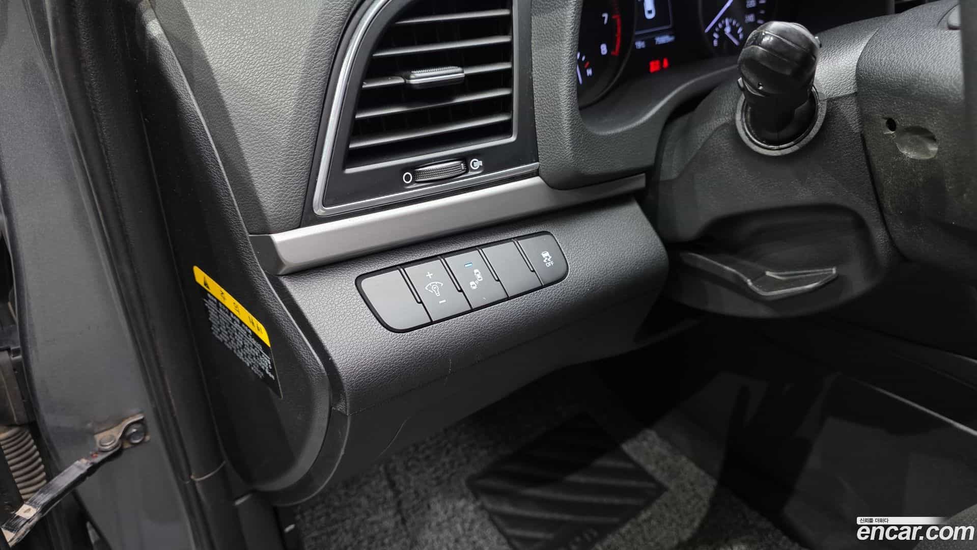 AVANTE Hyundai 2017.3-OPTION-022