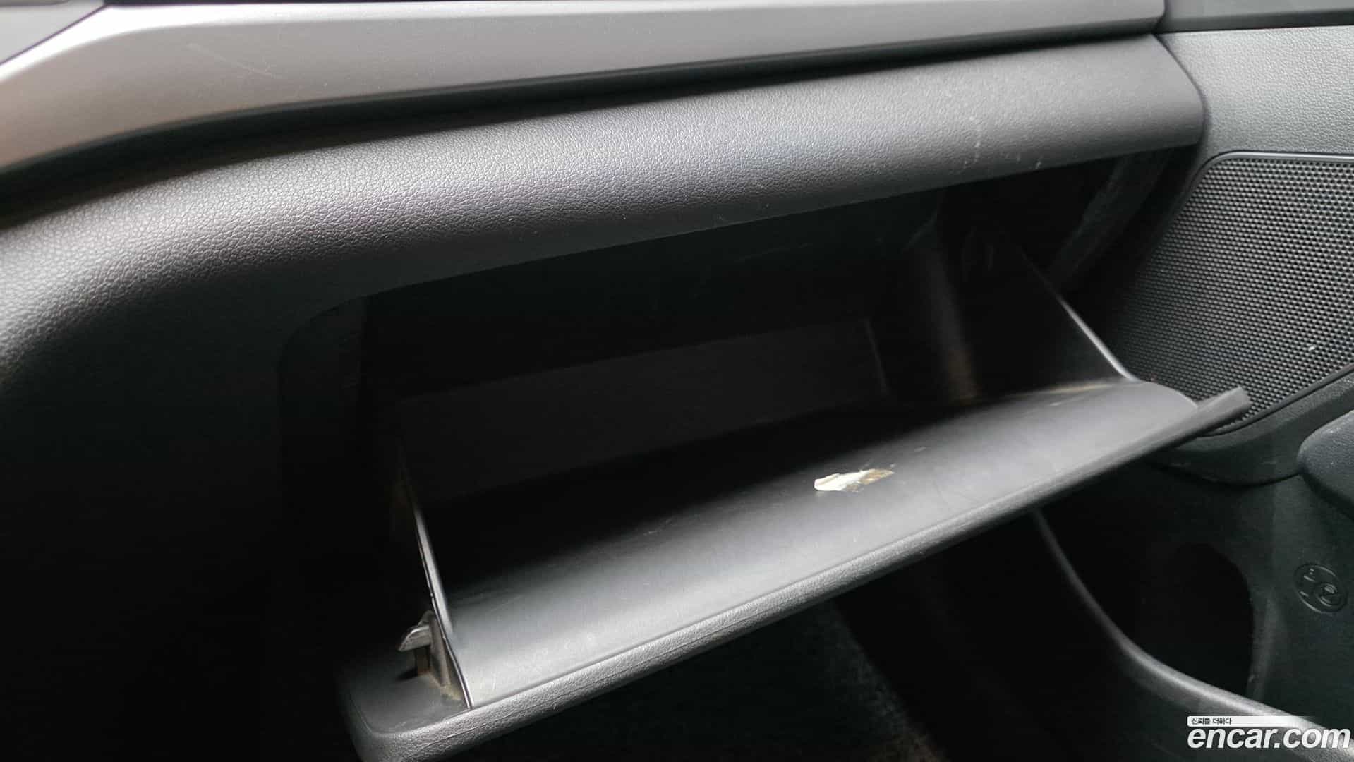 AVANTE Hyundai 2017.3-OPTION-042