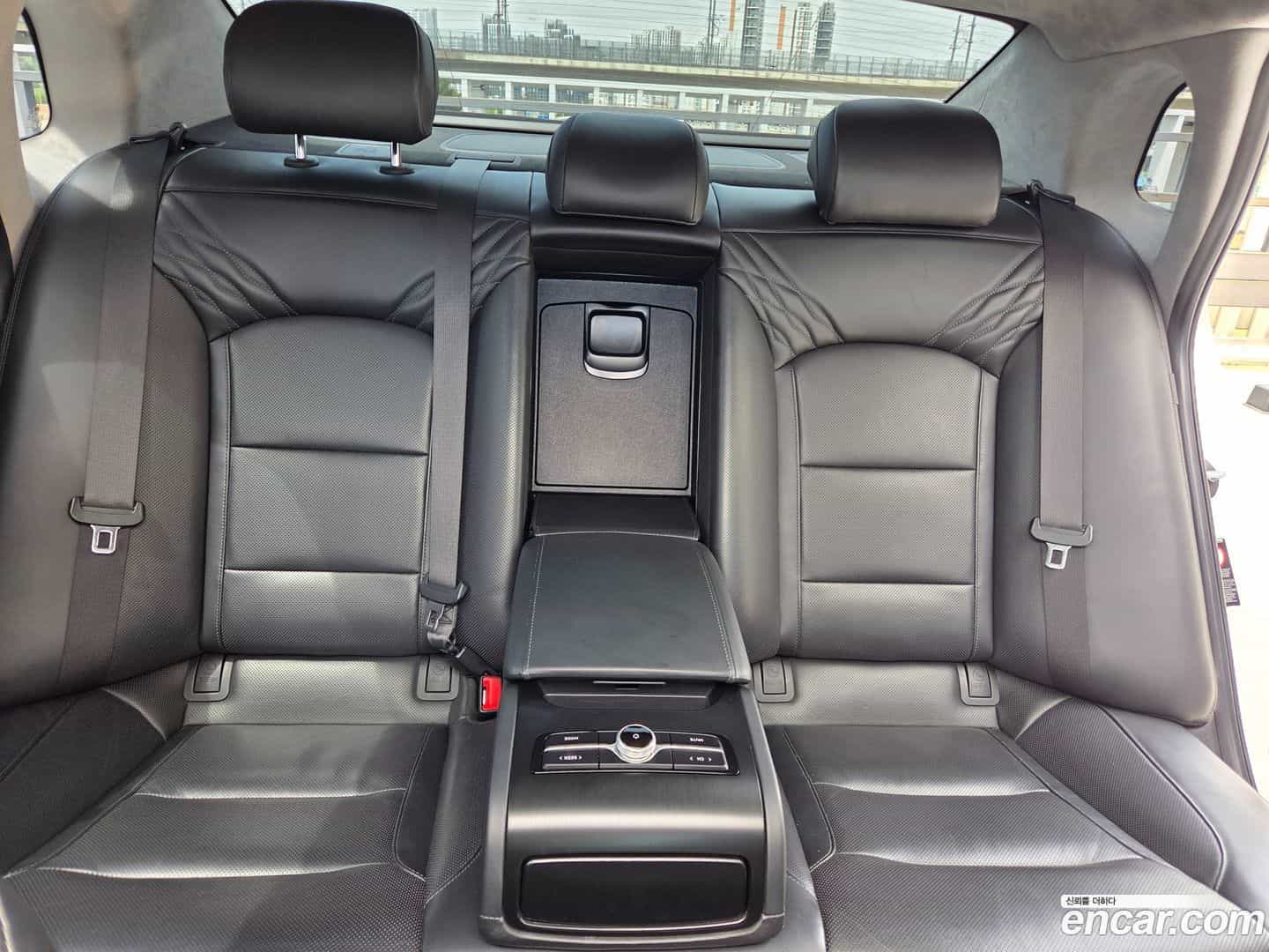 Grandeur Hyundai 2019.10-INNER-010