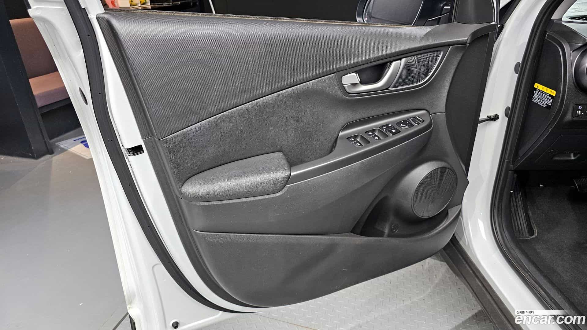 Kona Hyundai 2019.6-INNER-034