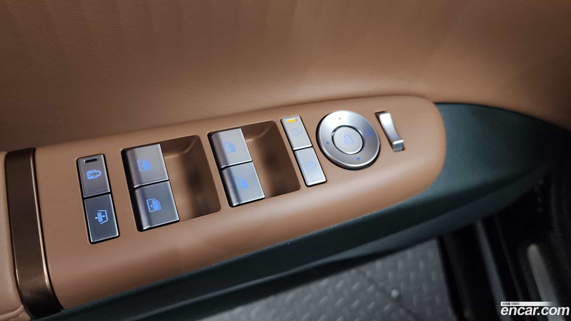 Grandeur Hyundai 2025.8-OPTION-041