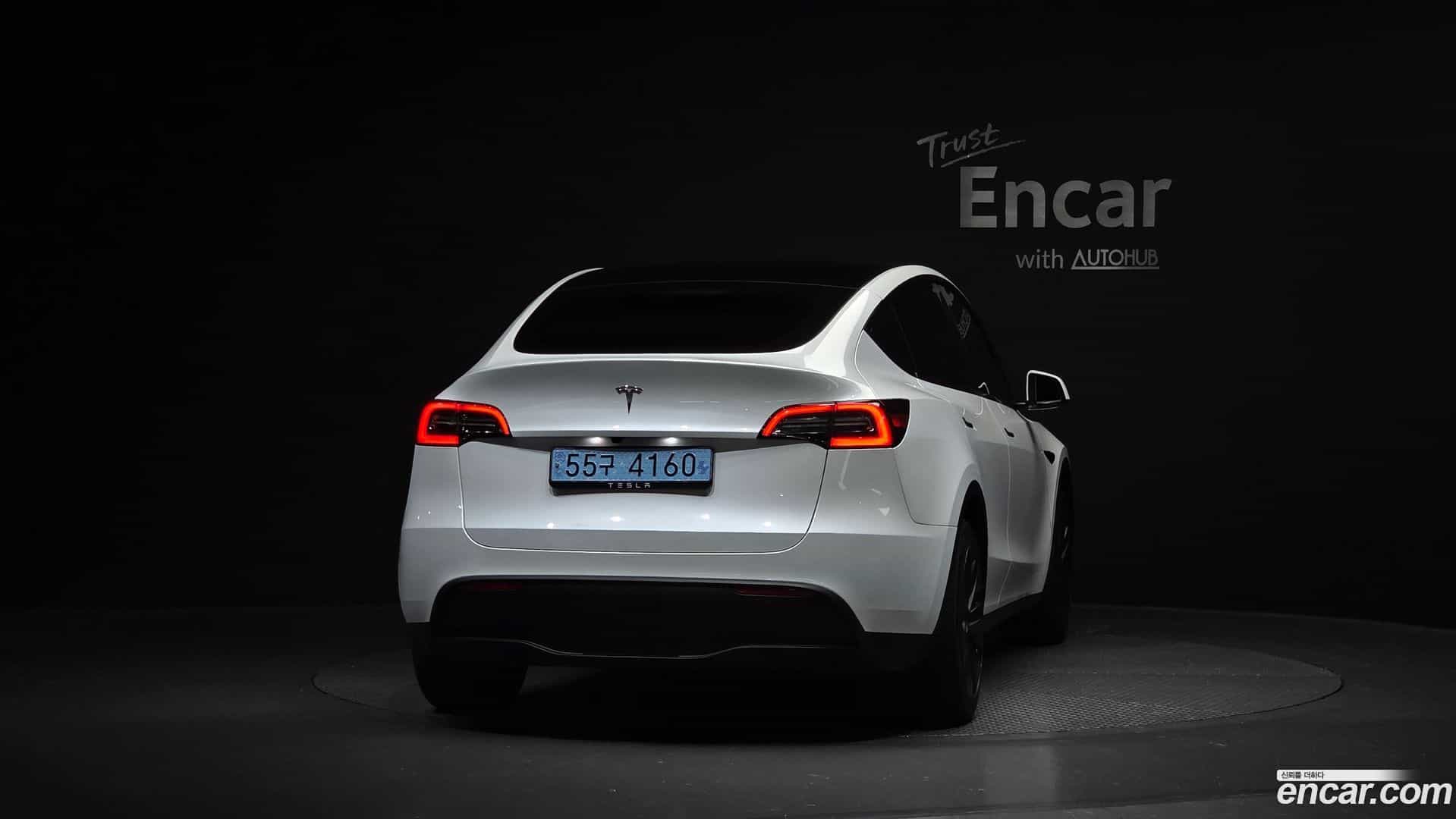 Model Y Tesla 2024.7-OUTER-004