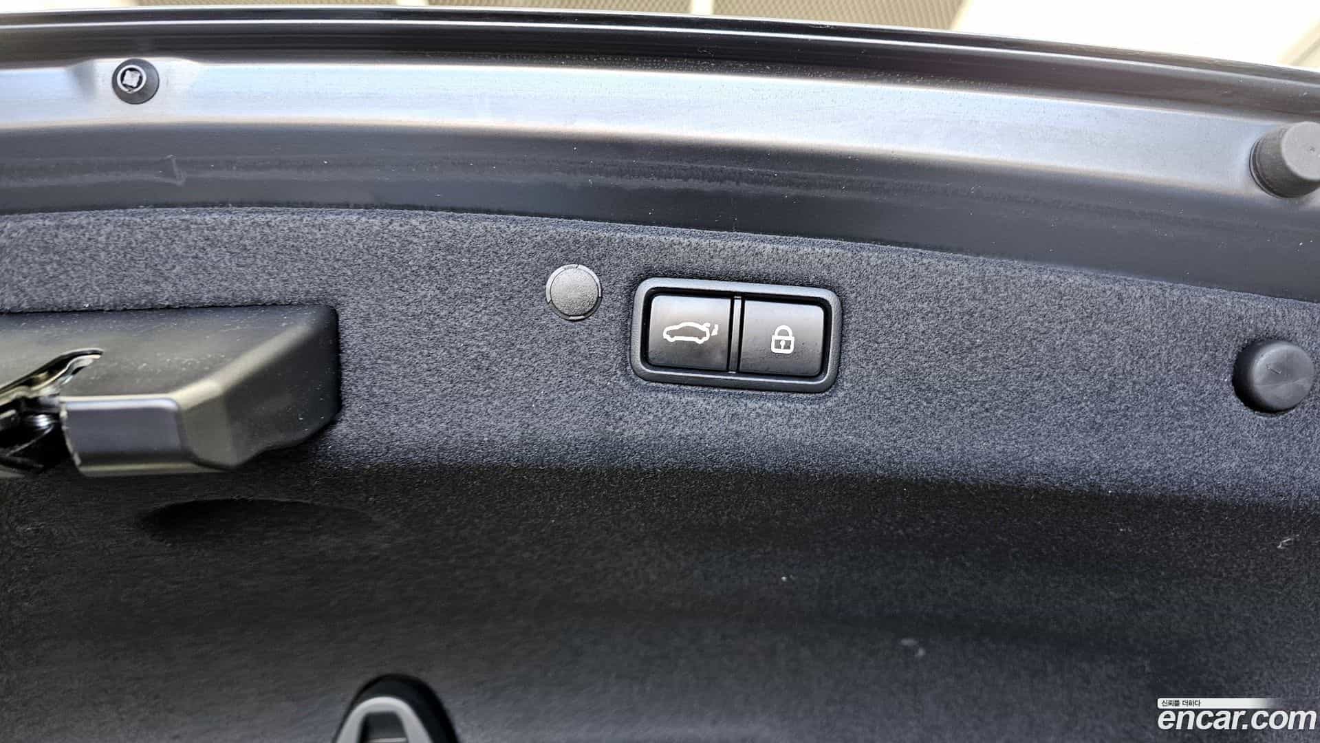 Grandeur Hyundai 2022.2-INNER-036