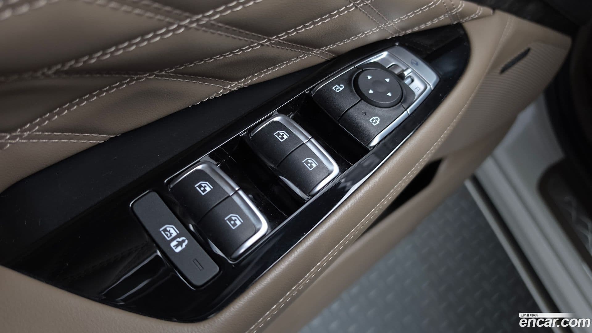 Main__Slider__Photo:K8 Kia 2021.5-28