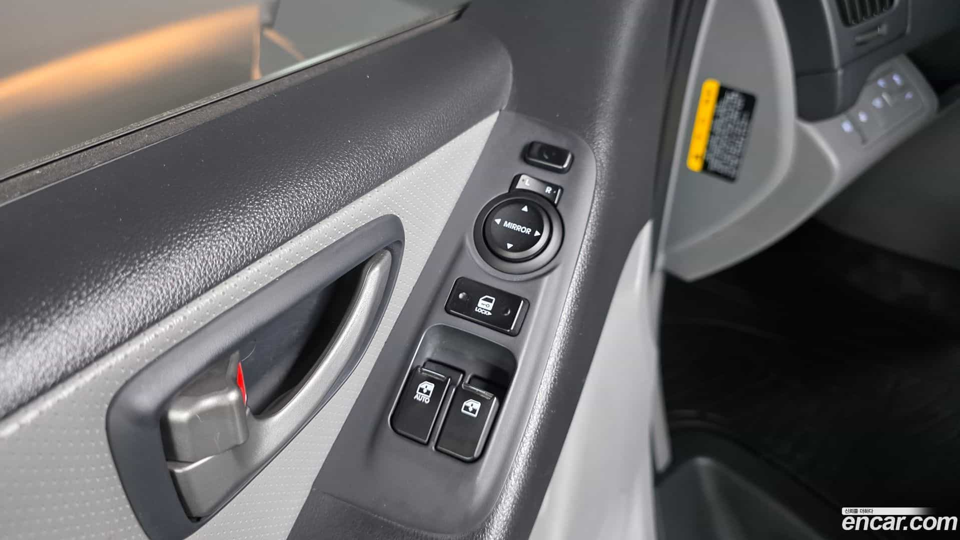 Starex Hyundai 2019.3-OPTION-015