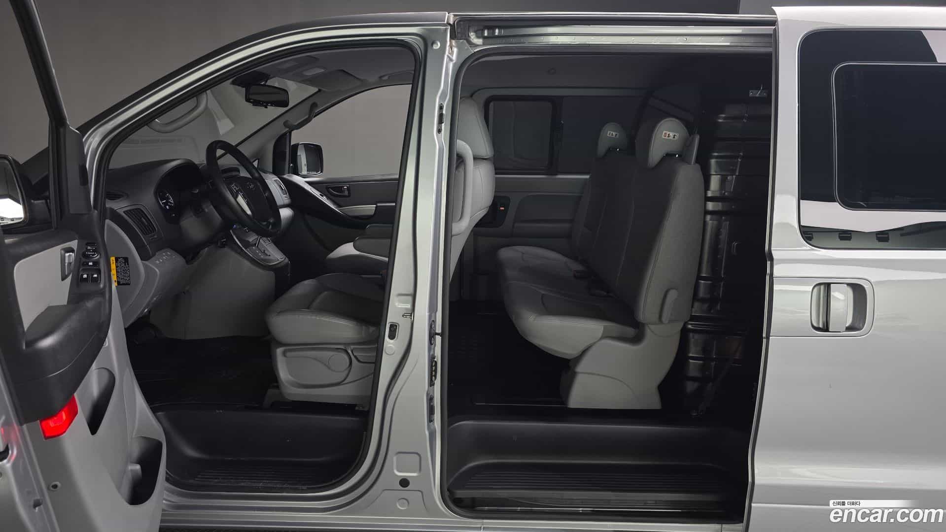 Starex Hyundai 2019.3-OPTION-020