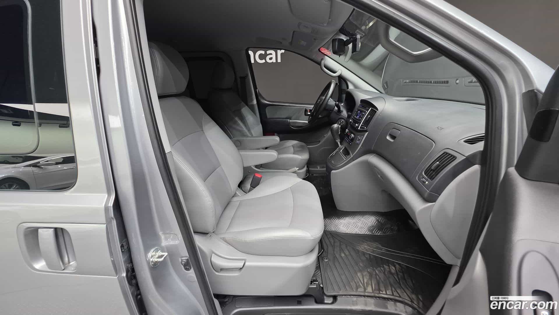 Starex Hyundai 2019.3-INNER-036
