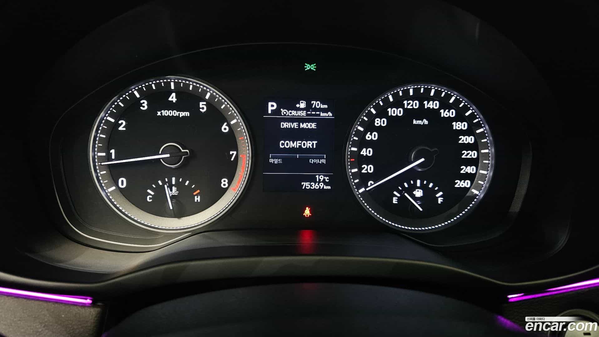 Grandeur Hyundai 2018.11-INNER-008