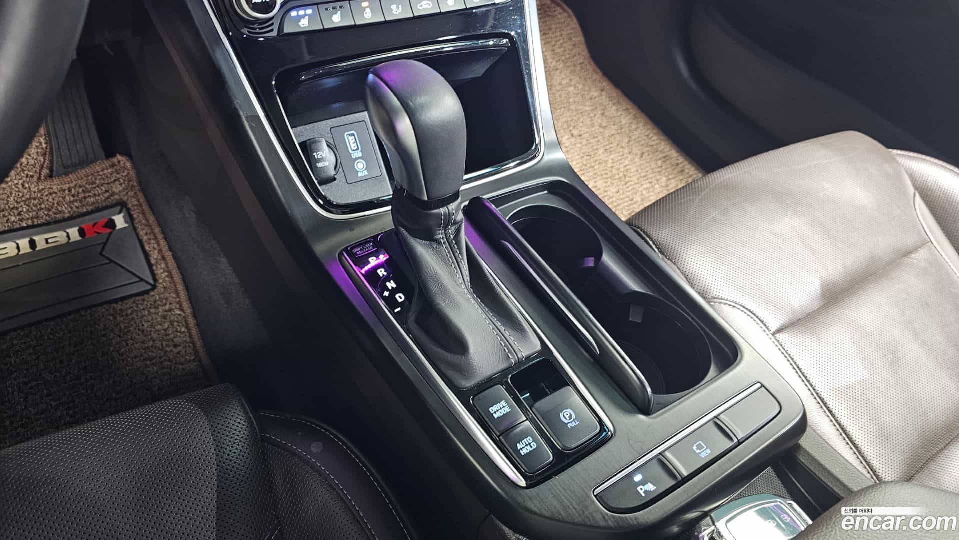 Grandeur Hyundai 2018.11-INNER-009