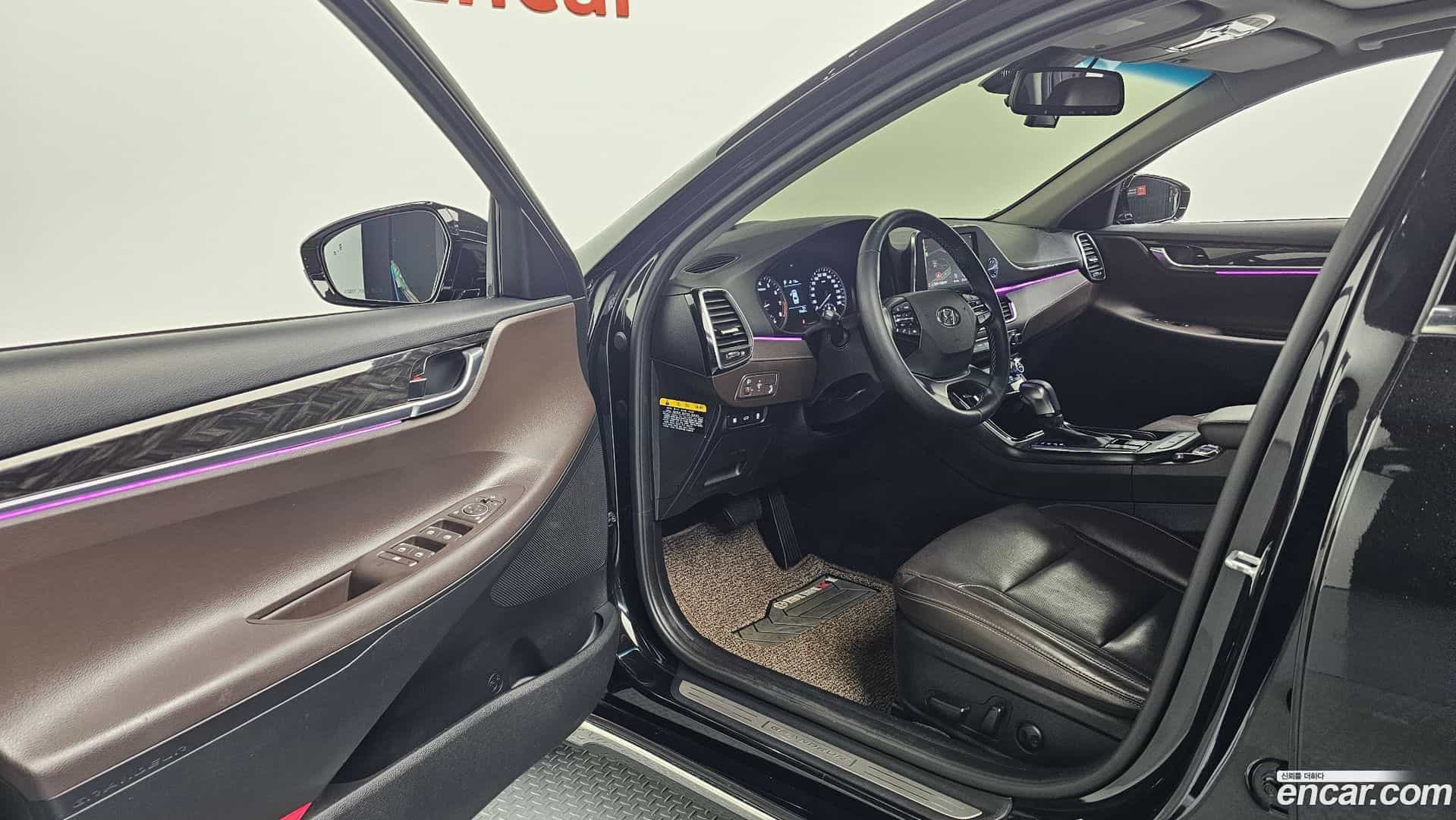 Grandeur Hyundai 2018.11-INNER-010