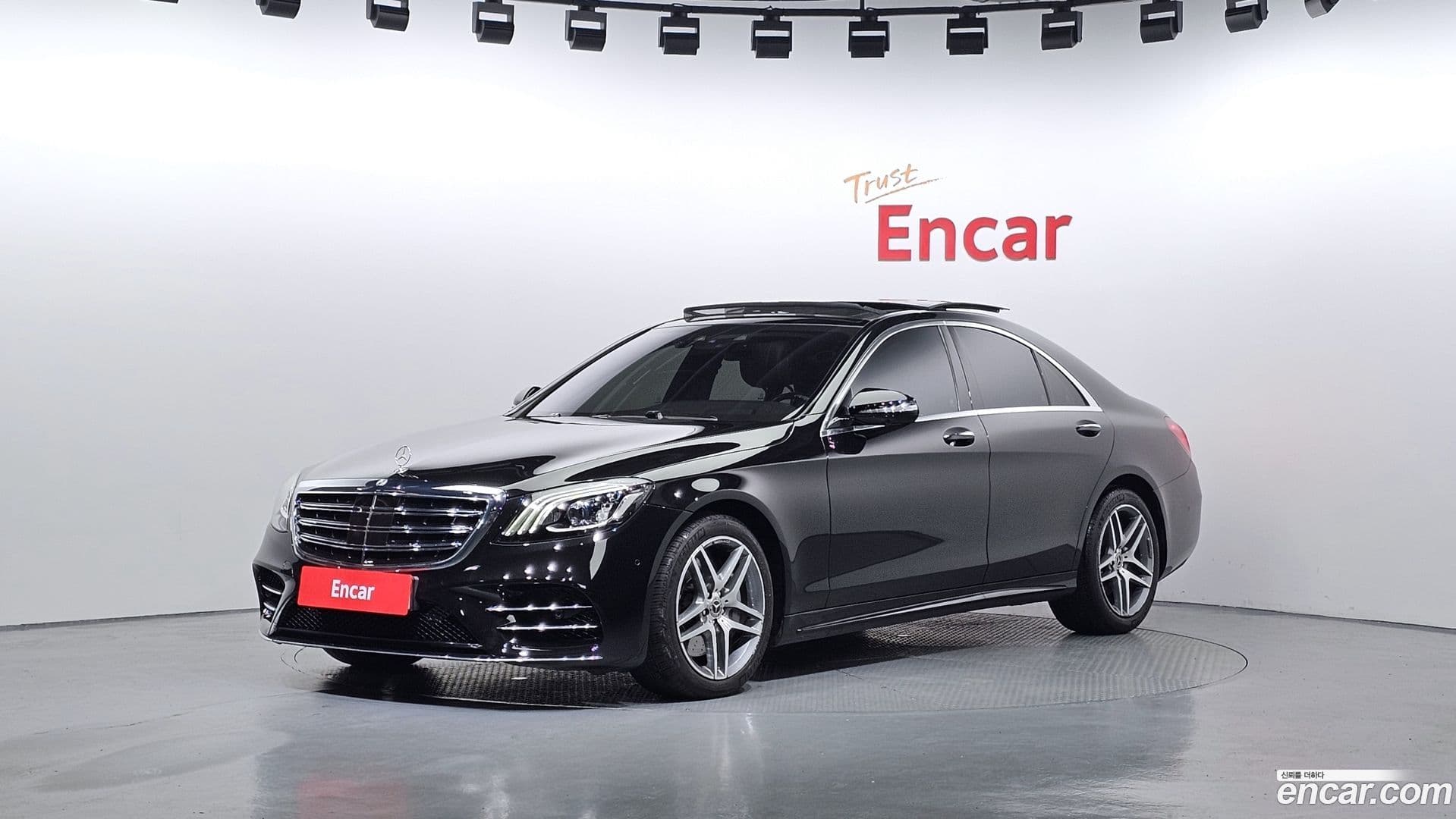 Main__Slider__Photo:S-Class Mercedes-Benz 2019.11-0