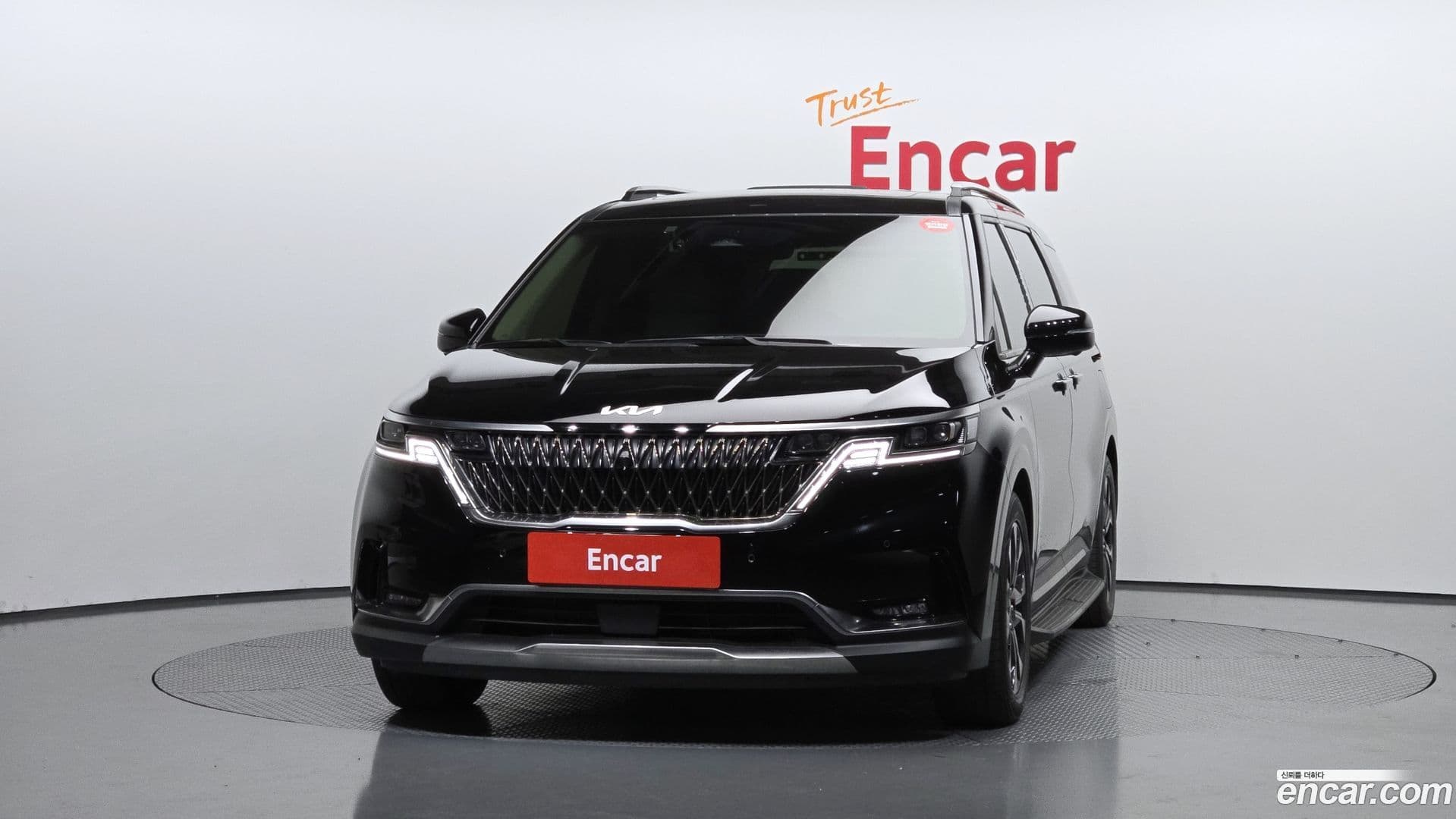 Main__Slider__Photo:Canival Kia 2023.3-2