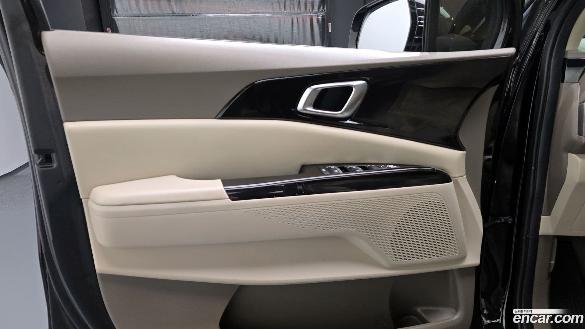 Main__Slider__Photo:Canival Kia 2023.3-23