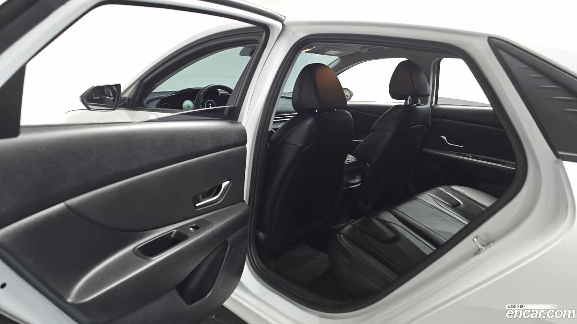AVANTE Hyundai 2022.8-INNER-036
