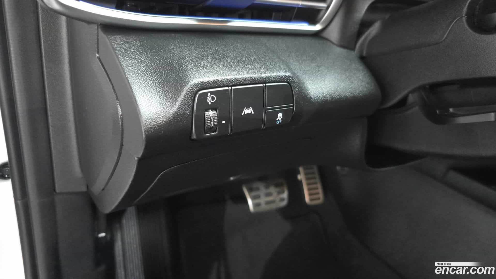AVANTE Hyundai 2022.8-OPTION-041