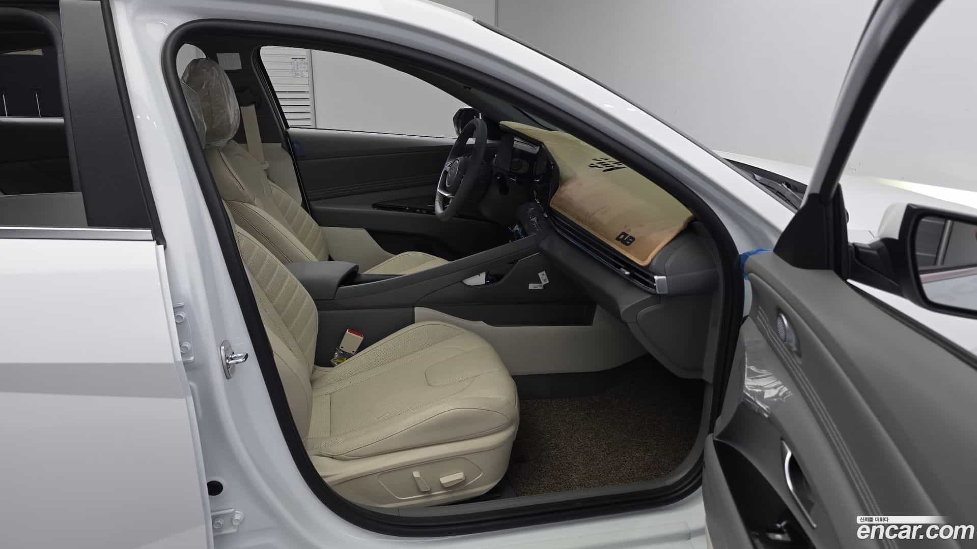 AVANTE Hyundai 2025.11-OPTION-016