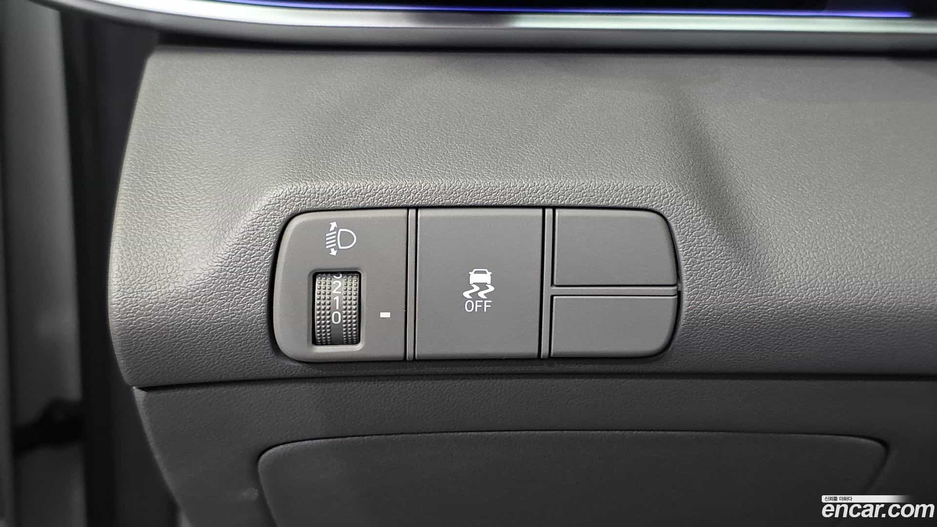 AVANTE Hyundai 2025.11-OPTION-018