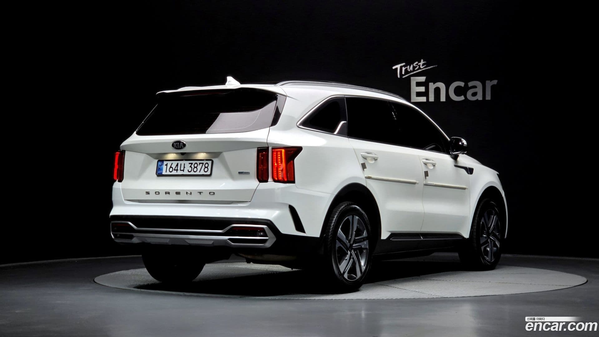 Main__Slider__Photo:Sorento Kia 2021.1-1