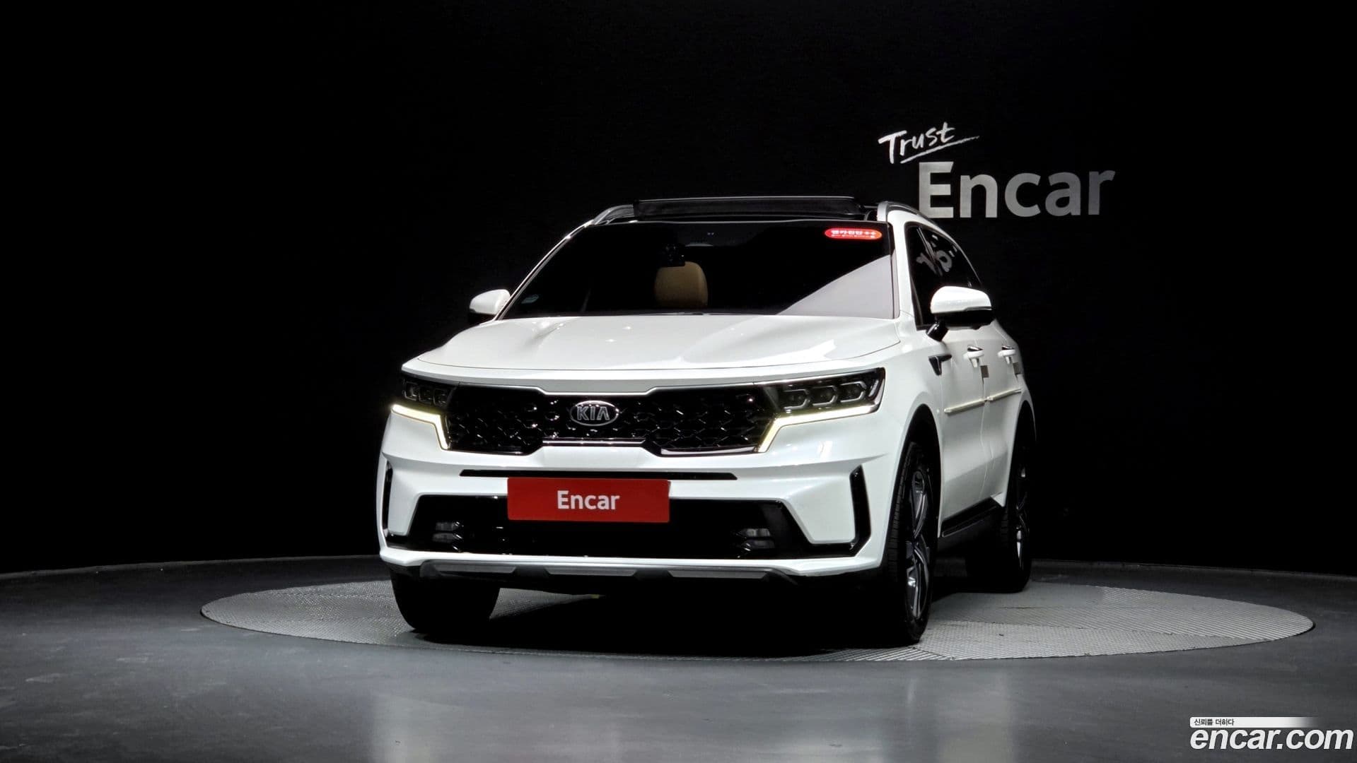 Main__Slider__Photo:Sorento Kia 2021.1-2