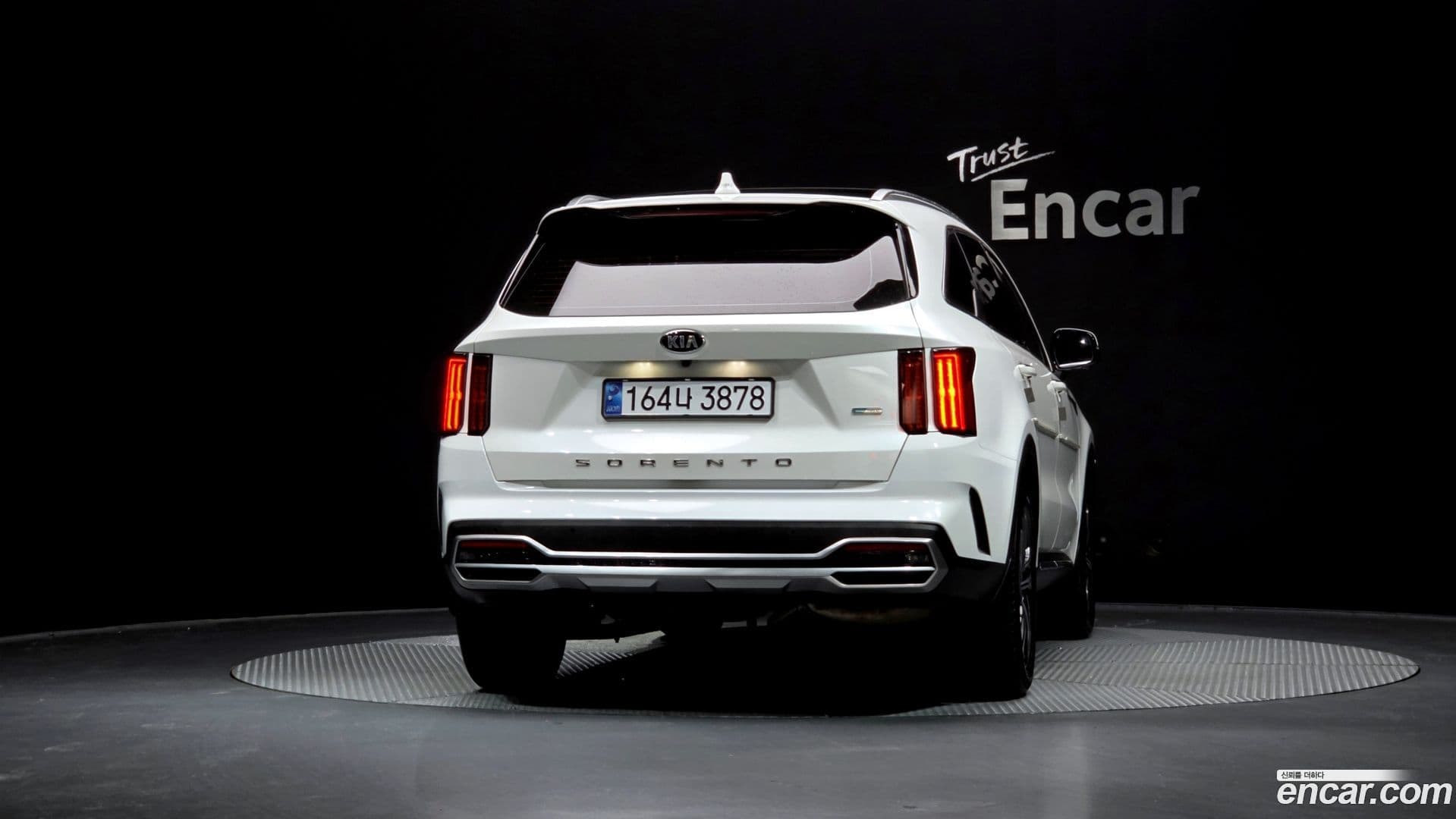 Main__Slider__Photo:Sorento Kia 2021.1-3
