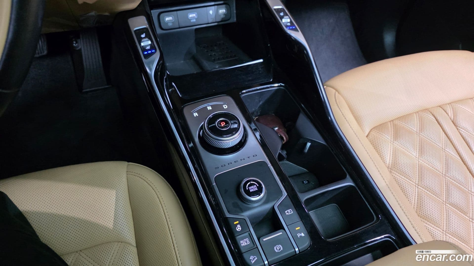 Main__Slider__Photo:Sorento Kia 2021.1-8
