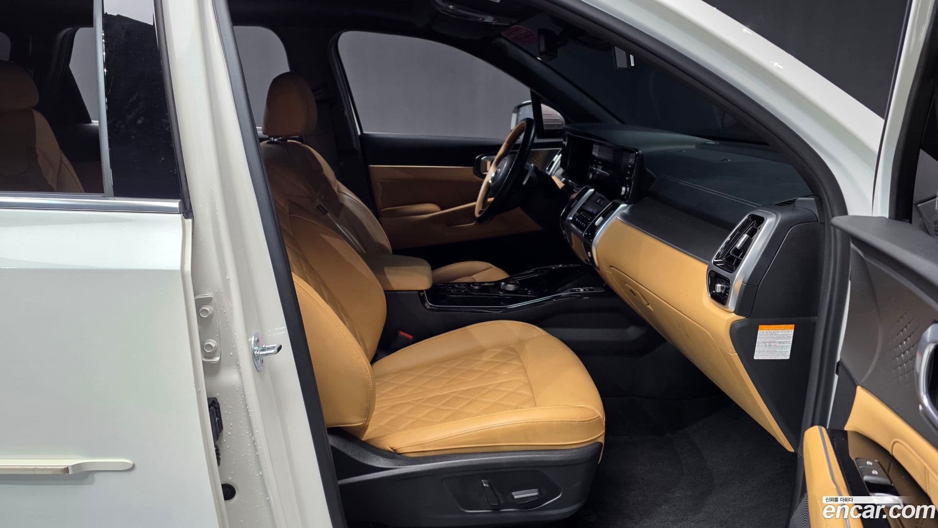 Main__Slider__Photo:Sorento Kia 2021.1-10