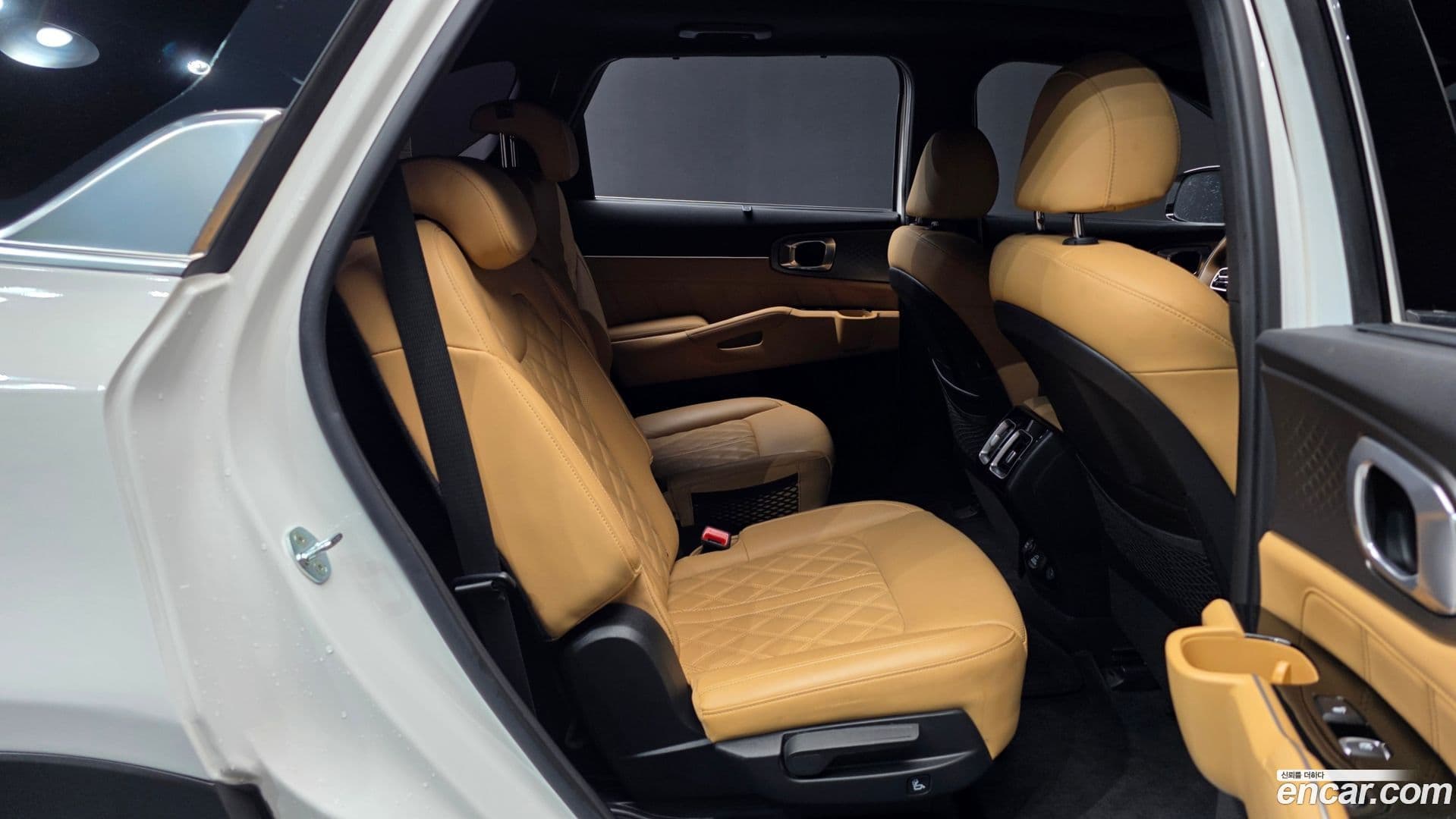 Main__Slider__Photo:Sorento Kia 2021.1-11