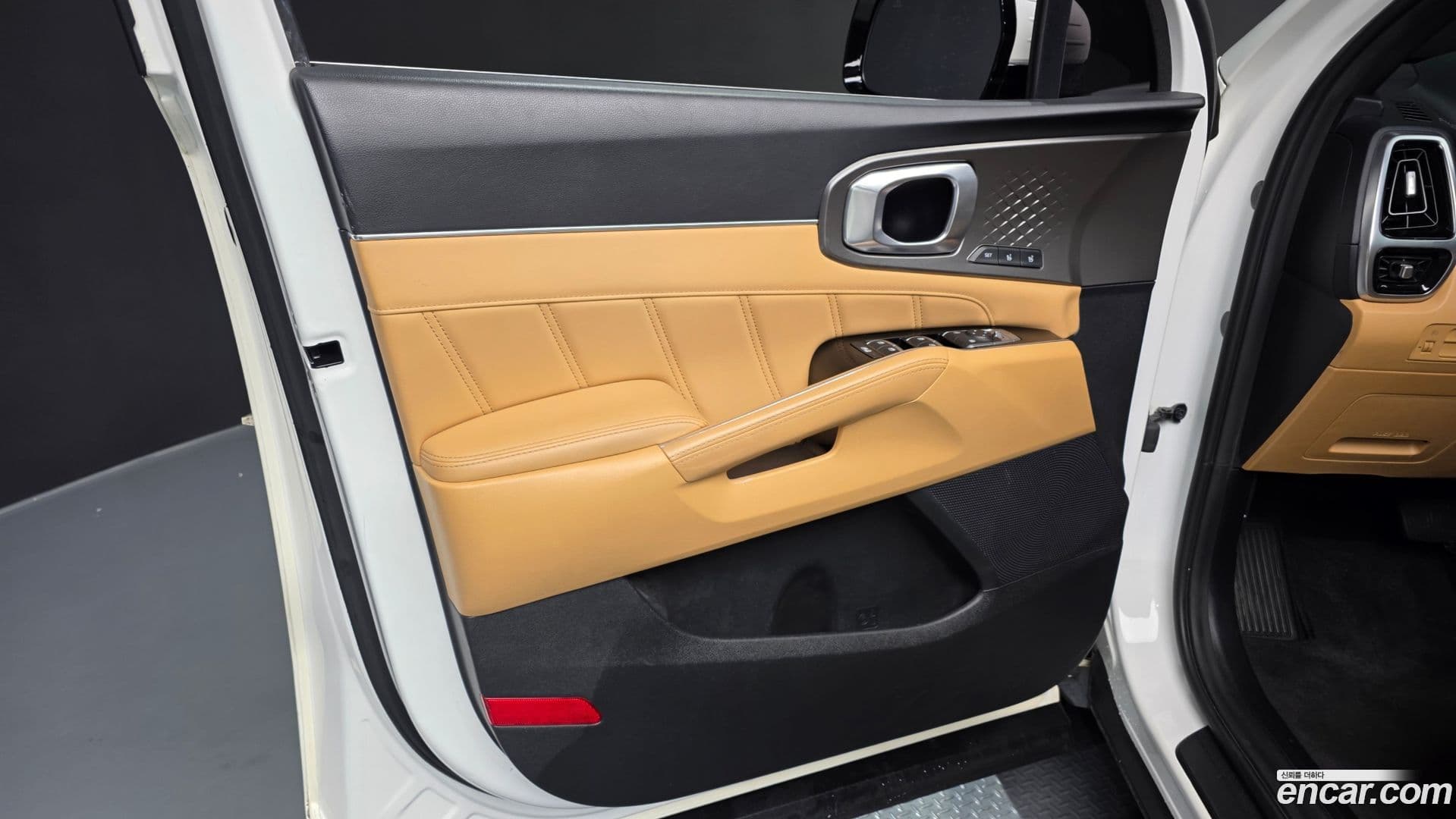 Main__Slider__Photo:Sorento Kia 2021.1-23