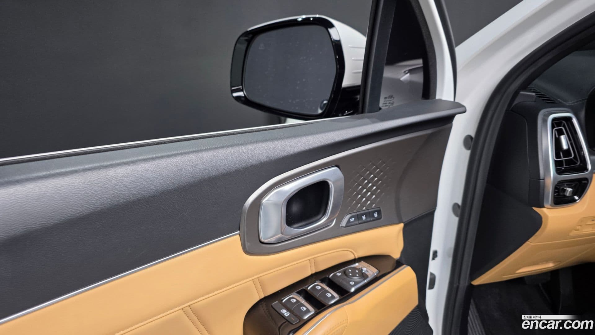 Main__Slider__Photo:Sorento Kia 2021.1-26