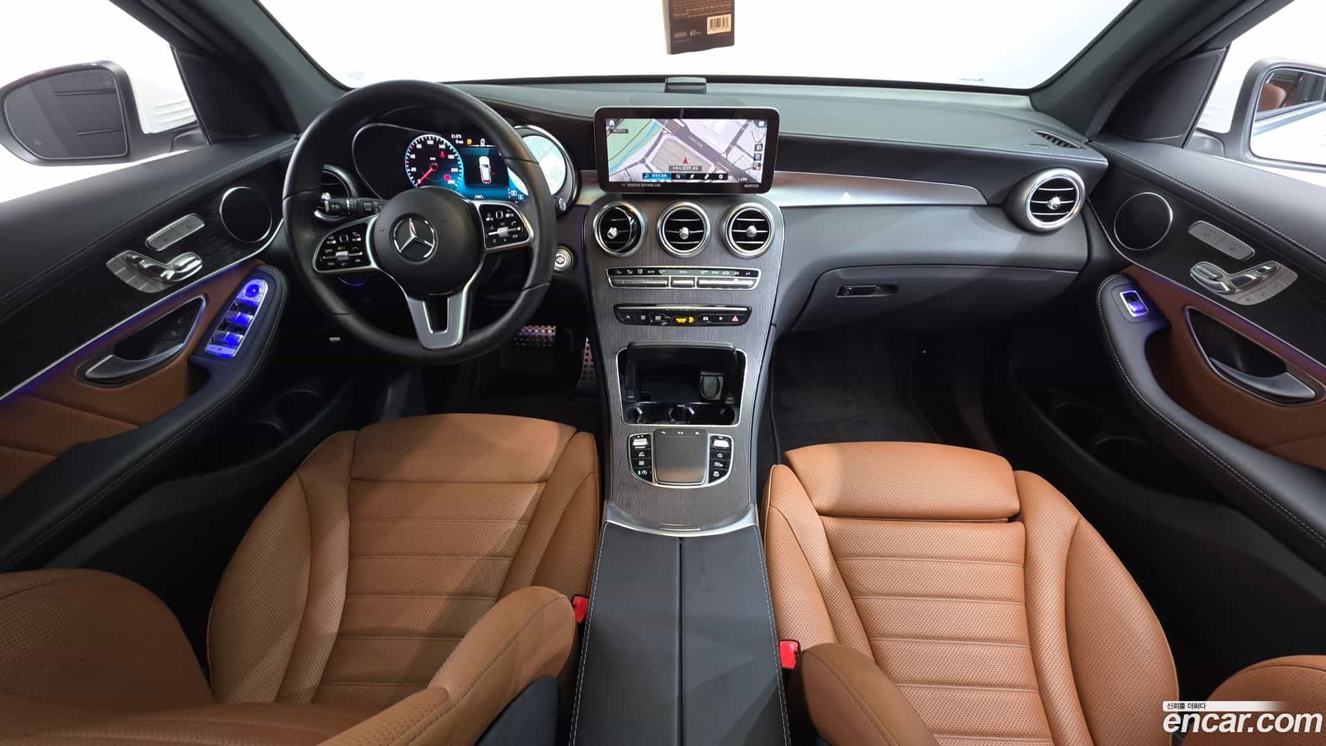 GLC-Class Mercedes-Benz 2022.10-INNER-007