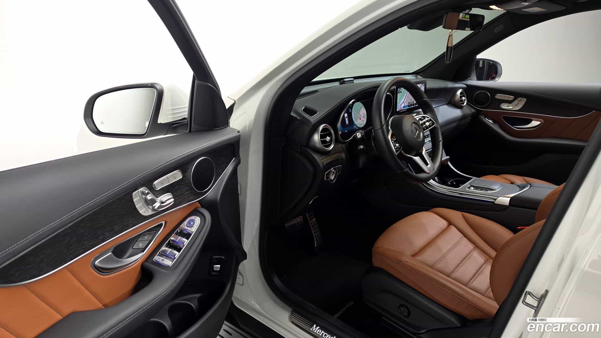 GLC-Class Mercedes-Benz 2022.10-INNER-010