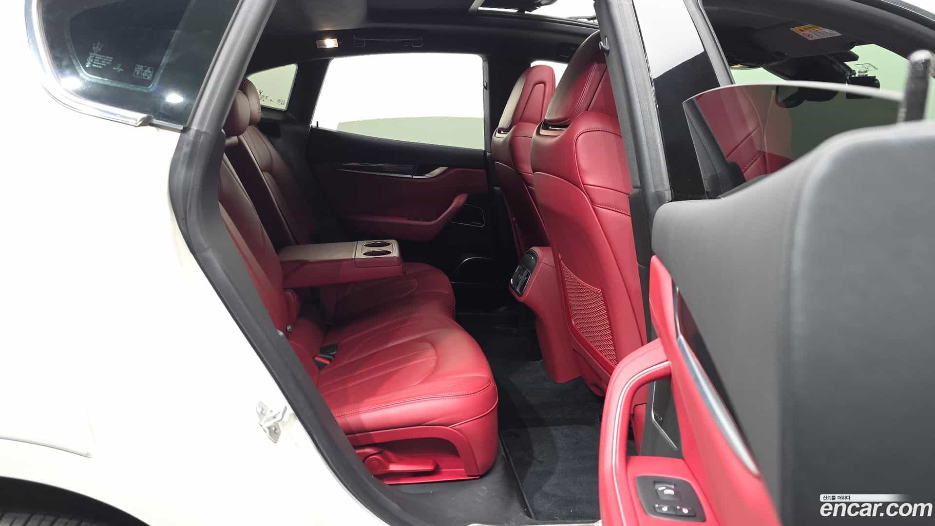 Levante Maserati 2018.2-OPTION-016