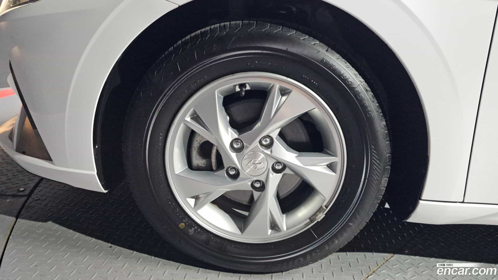 AVANTE Hyundai 2022.2-OUTER-005