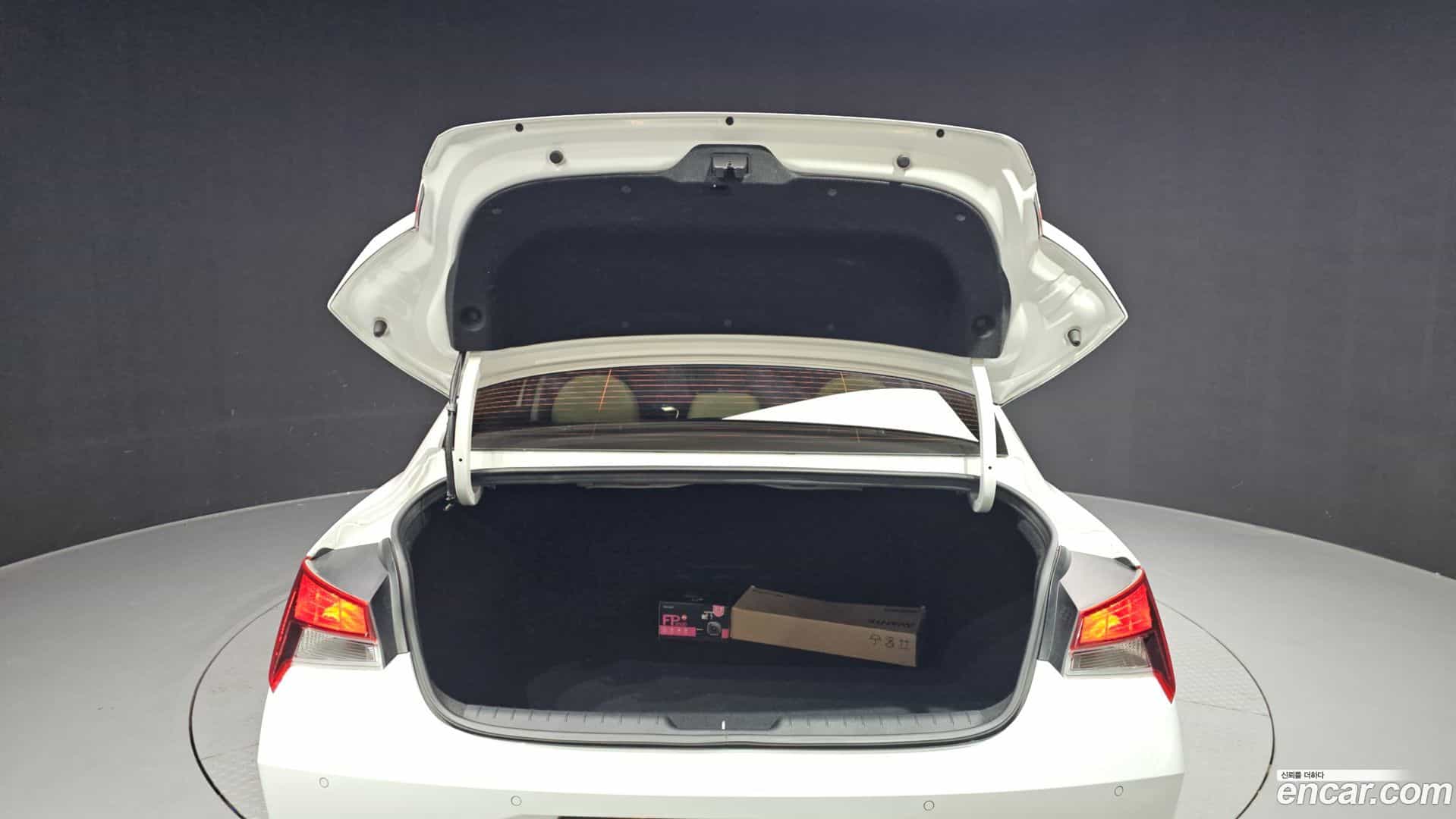 AVANTE Hyundai 2022.2-OPTION-024