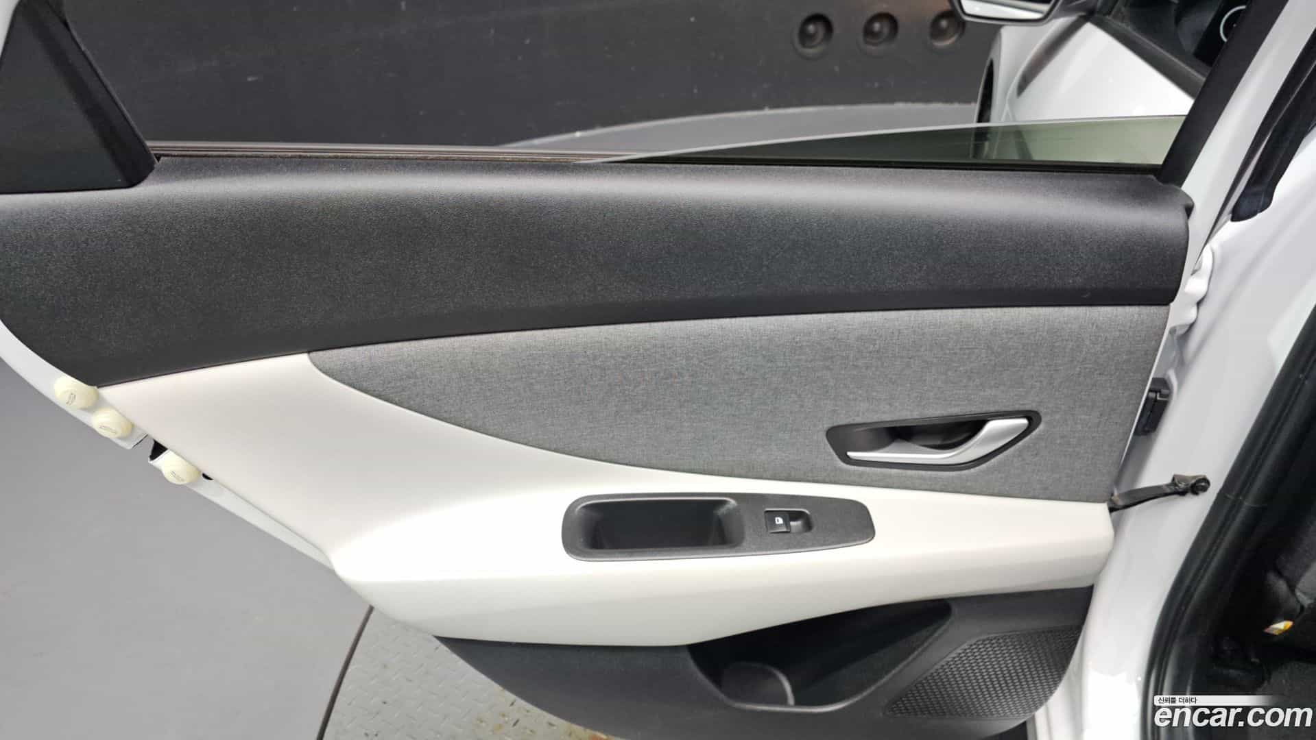 AVANTE Hyundai 2022.2-INNER-035