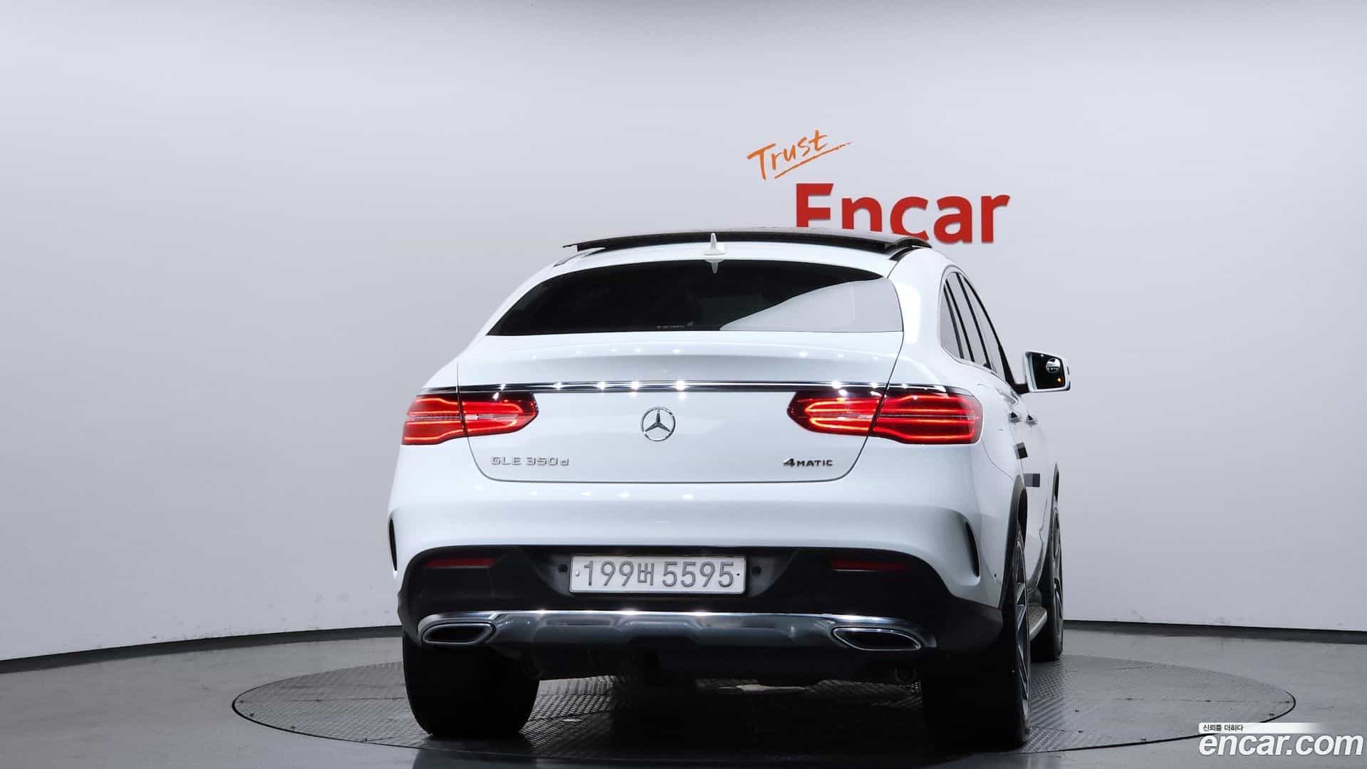GLE-Class Mercedes-Benz 2018.8-OUTER-004