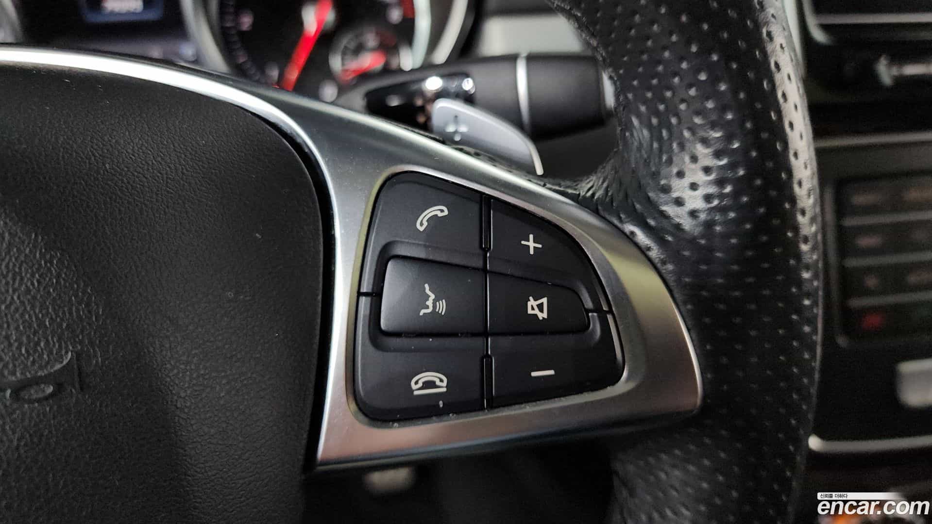 GLE-Class Mercedes-Benz 2018.8-OPTION-021
