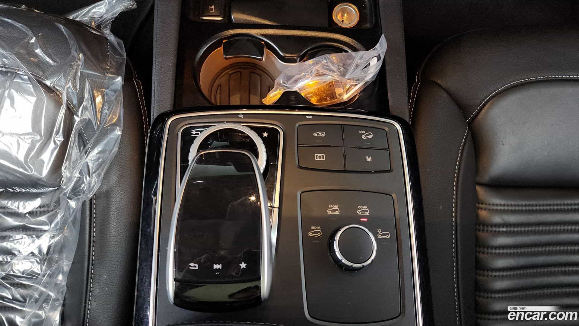 GLE-Class Mercedes-Benz 2018.8-OPTION-048