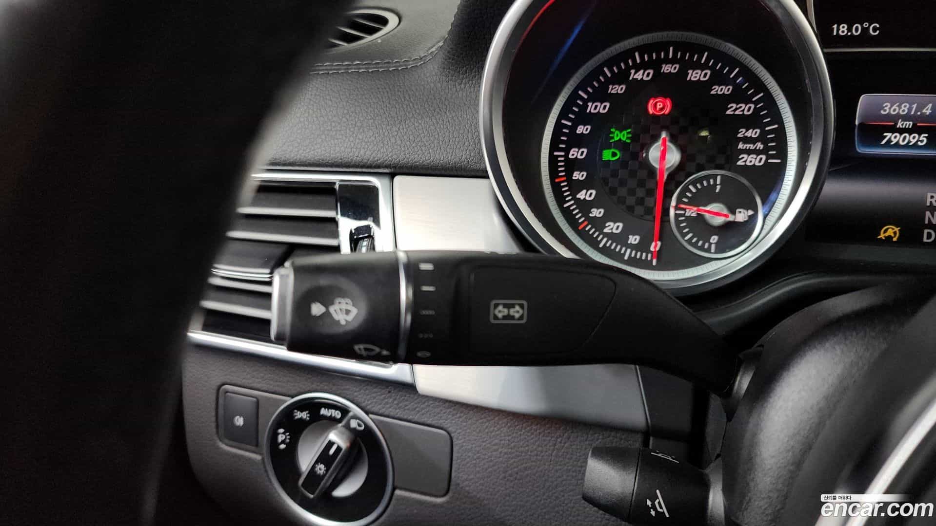 GLE-Class Mercedes-Benz 2018.8-OPTION-052