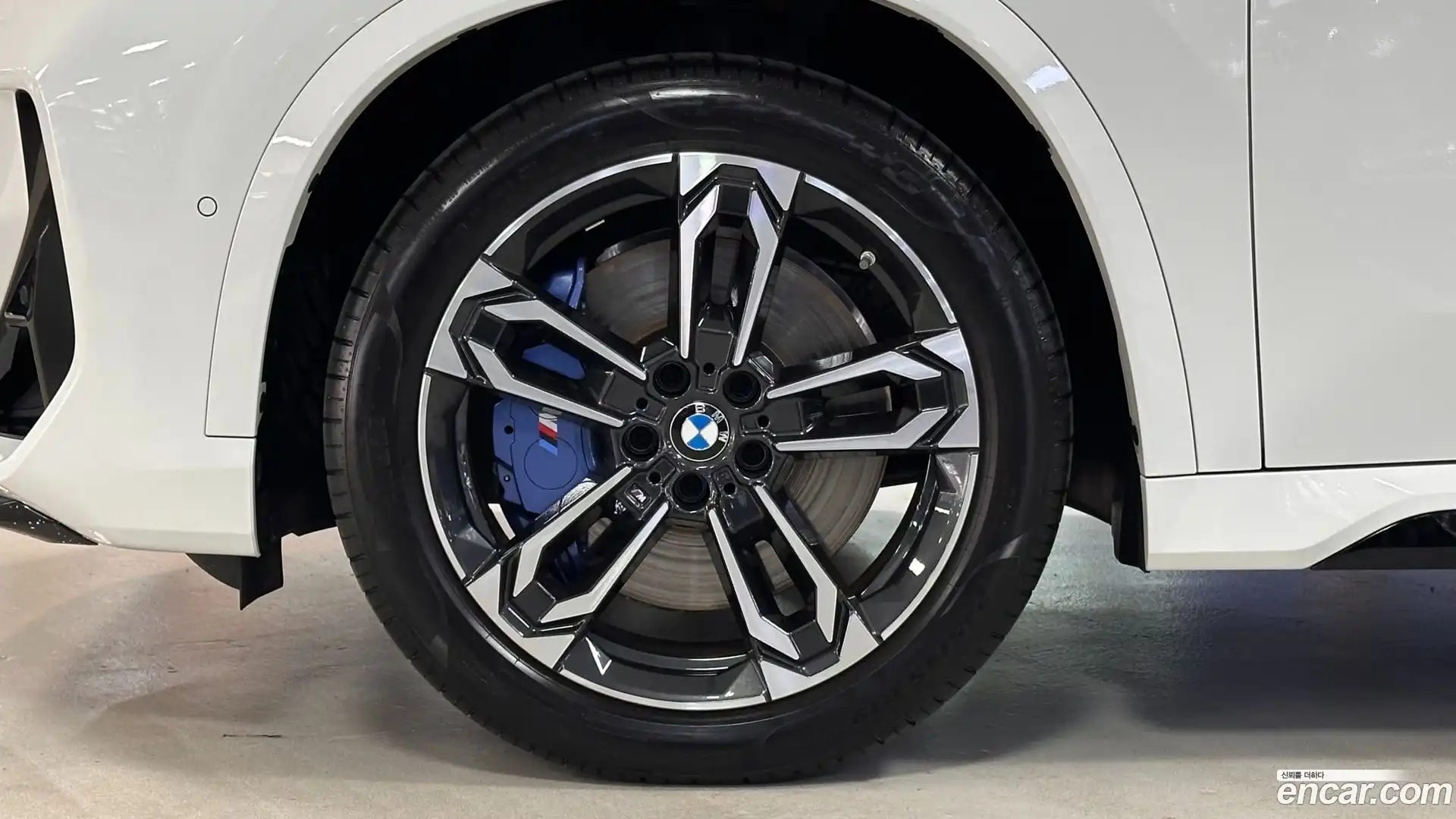 X1 BMW 2025.5-OUTER-005