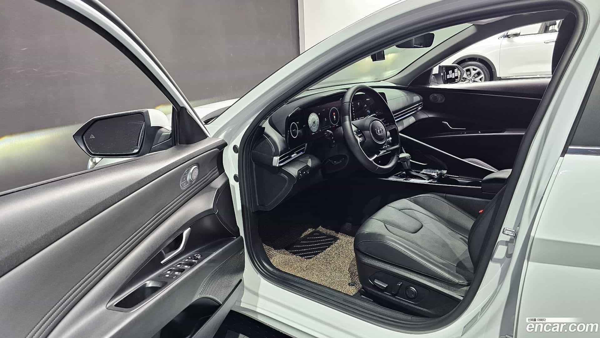 AVANTE Hyundai 2020.5-INNER-010