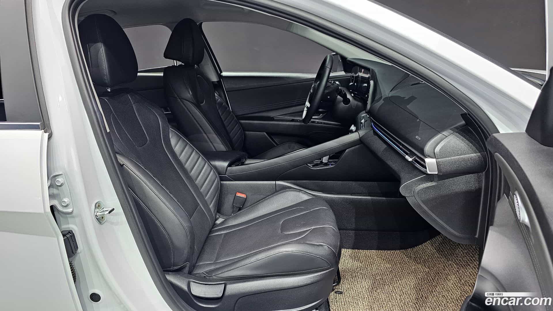 AVANTE Hyundai 2020.5-OPTION-016