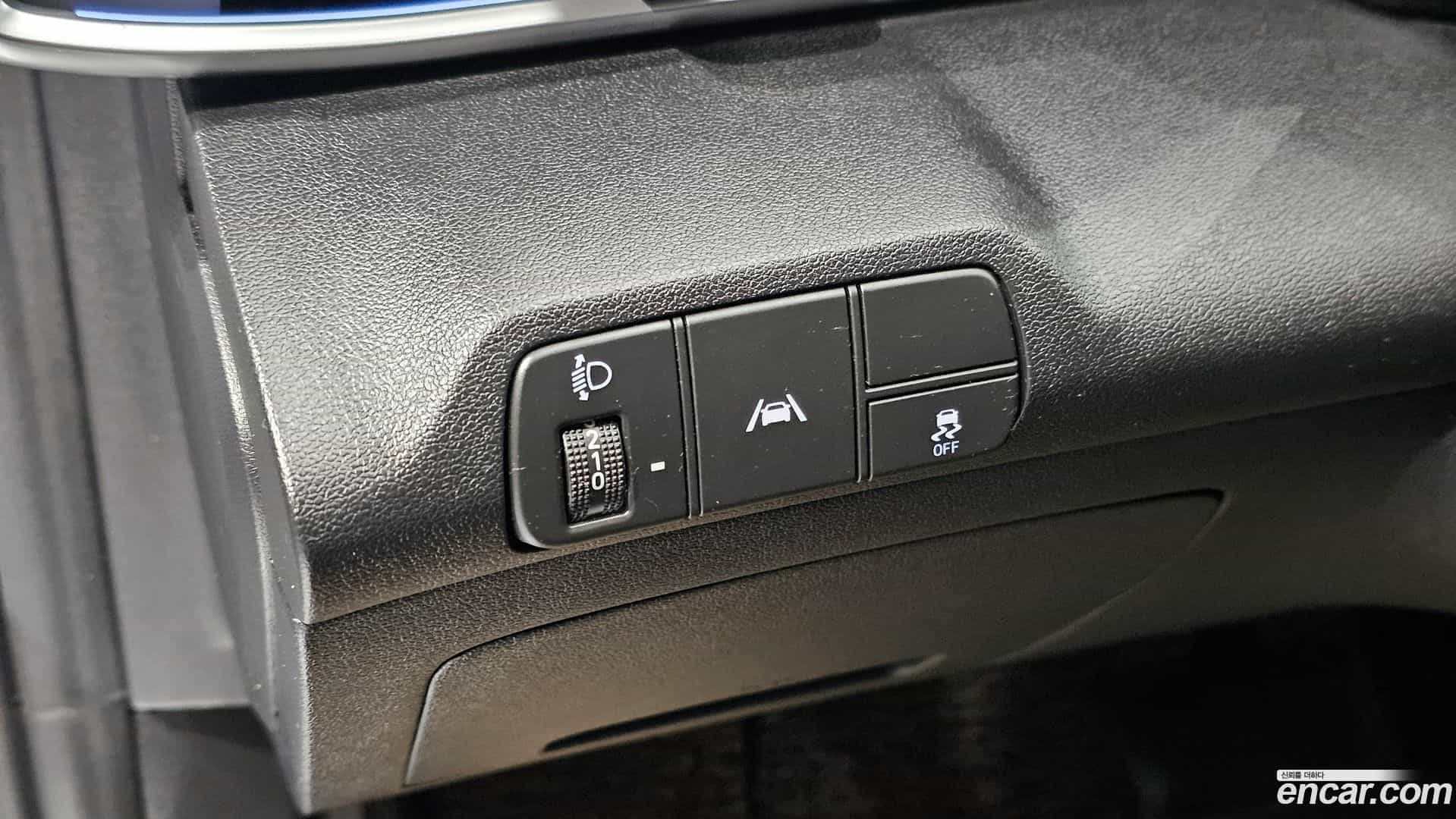 AVANTE Hyundai 2020.5-OPTION-022