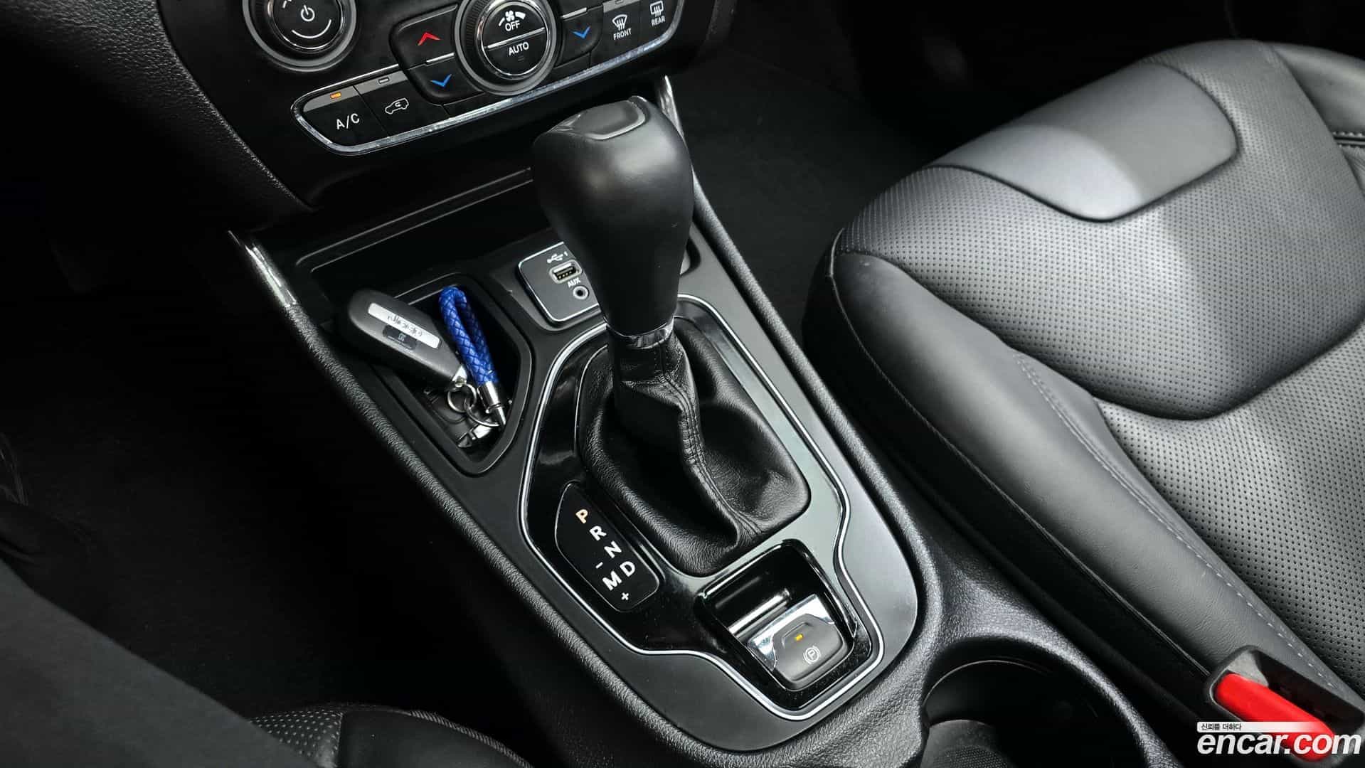 Cherokee Jeep 2020.3-INNER-009