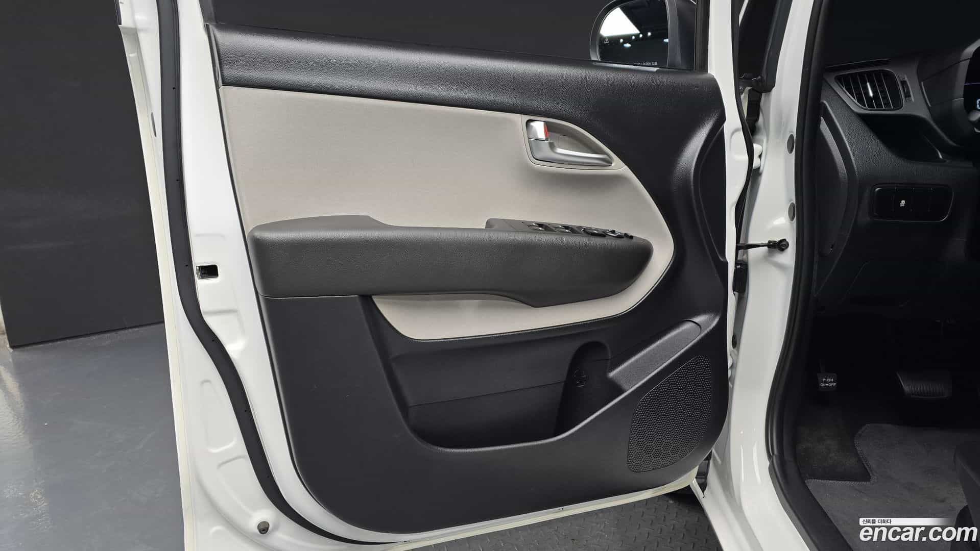 RAY Kia 2023.7-INNER-034